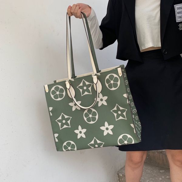 

m44576 old flower double-sided color matching shopping bag new european and american fashion large-capacity shoulder handbag m44675