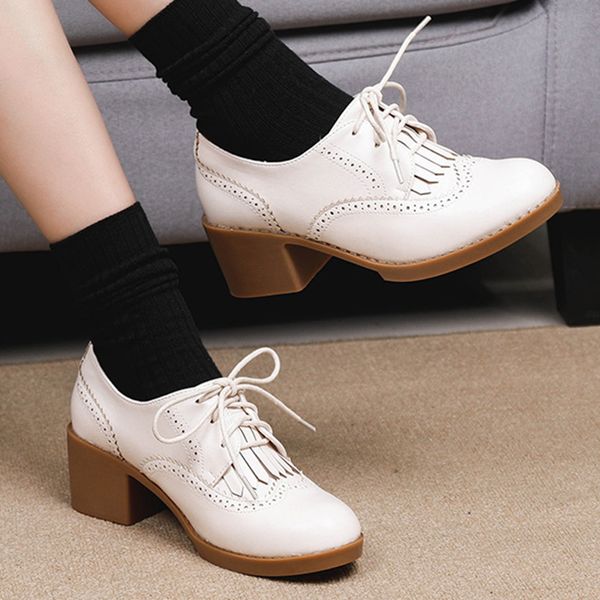 

british tassel lace up patent leather oxfords woman flats pointed toe loafers thick heels fringe bullock shoes women brogue 2020, Black