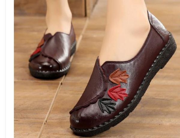 

2019 women's shoes in spring and autumn with new style flat bottom round head mother grandma's shoes@7063, Black