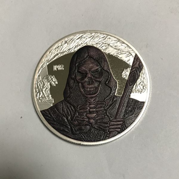 

100 pcs wholesale scream ghost killer coins sprit skull evil silver plated colored badge 40 mm collectible home decoration brand new coin