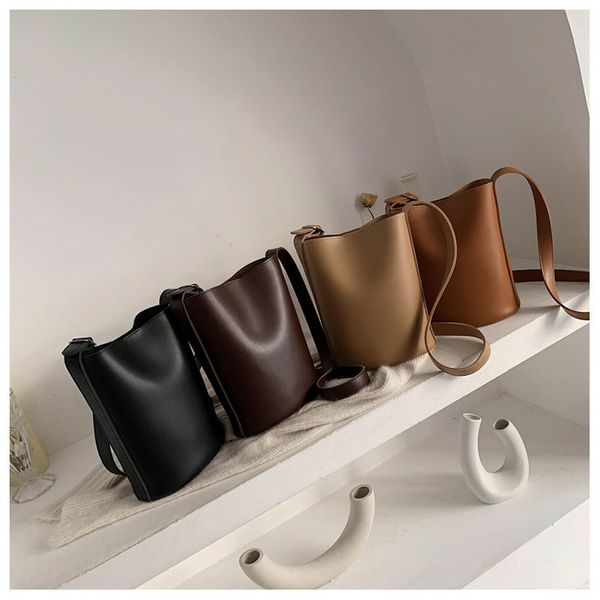 

2020 new women's shoulder bag wild retro bucket bag fashion simple large capacity ladies messenger solid color women