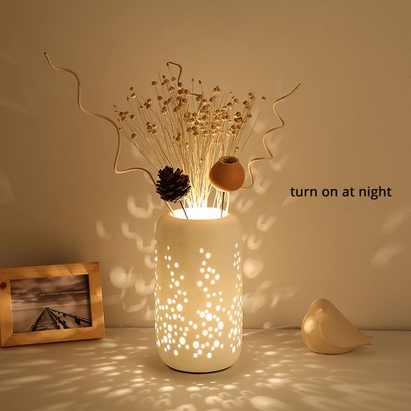 2020 Verkauf Tischlampe Keramik Lampenschirm Fake Flower Fashion Romantisch für Schlafzimmer Nachttisch Wohnzimmer Schreibtisch Lichter E27 Knopfschalter