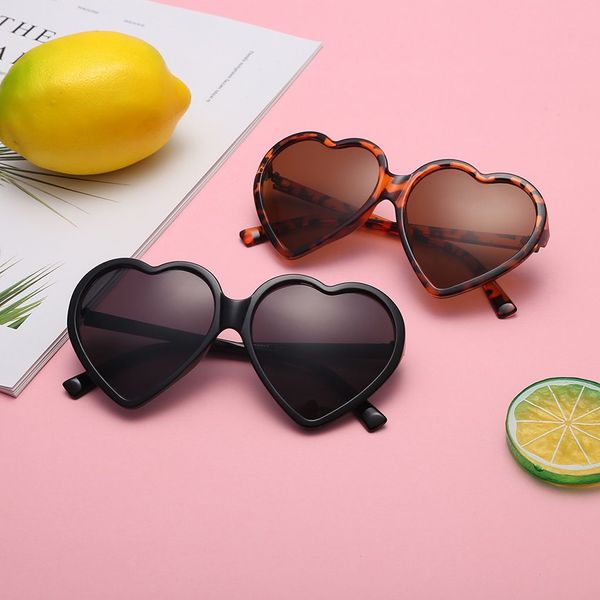 

women love heart shaped sunglasses ladies shopping uv protection sun glasses female summer eyewear, White;black