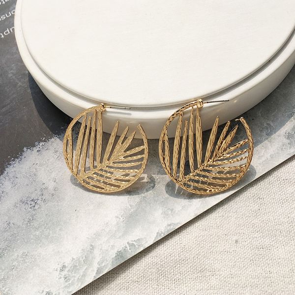 

gaku metal cross-border stylish new retro leaves simple style ms. earstud geometric c- shaped earrings, Silver