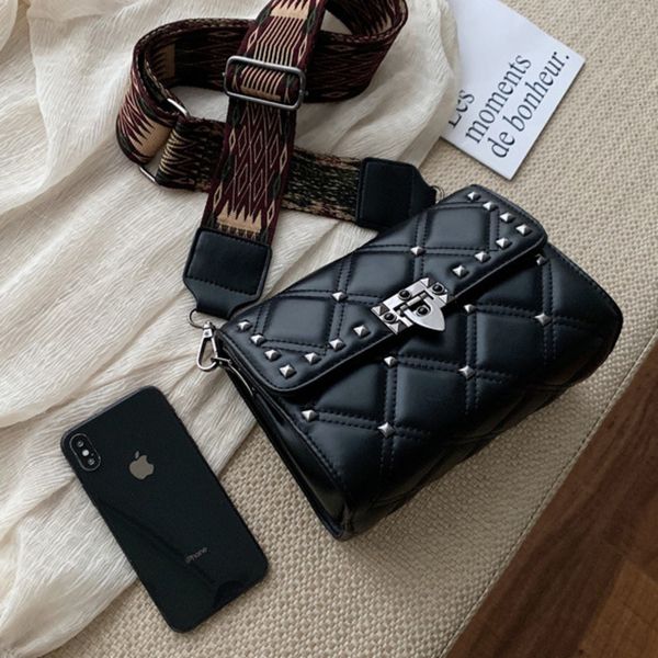 

женщины rivet crossbody сумки для женщин 2020 кожа роскошные сумки конструктора sling мешком главная дамы рука плеча сумку