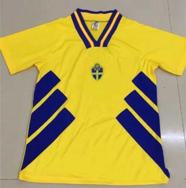 

1994 world cup weden retro ver ion occer jer ey home 10 dahlin 11 brolin 7 lar on occer hirt cu tomized football uniform