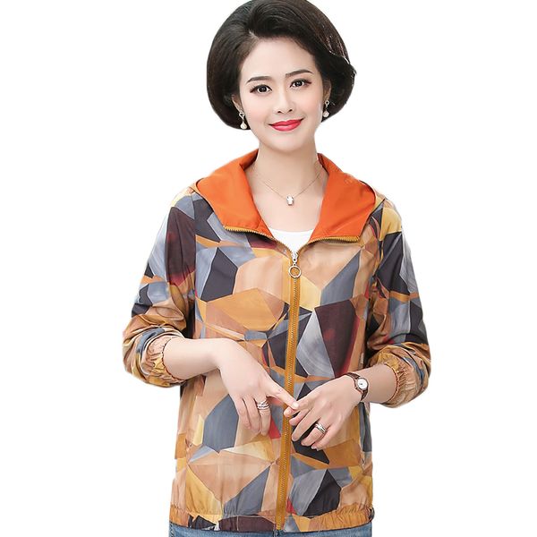

women trench coats spring new print hooded short thin outerwear middle-aged mother costume double-faced windbreaker female, Tan;black