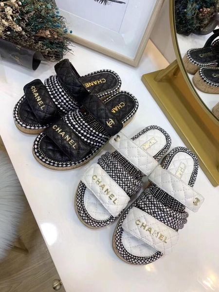 

2019 new leather chain platform andal luxury female de igner outdoor beach fa hion ca ual rubber andal