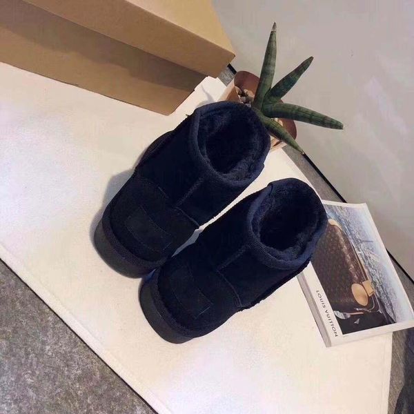 

snow shoe designer couple leather boots autumn and winter trophy men's and women's snow shoes warm accompanied by luxurious froste, Black