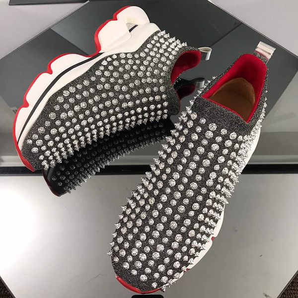 

2019 fashion designer brand red sole rivet flat men and women shoes red party couple suede sneakers, Black