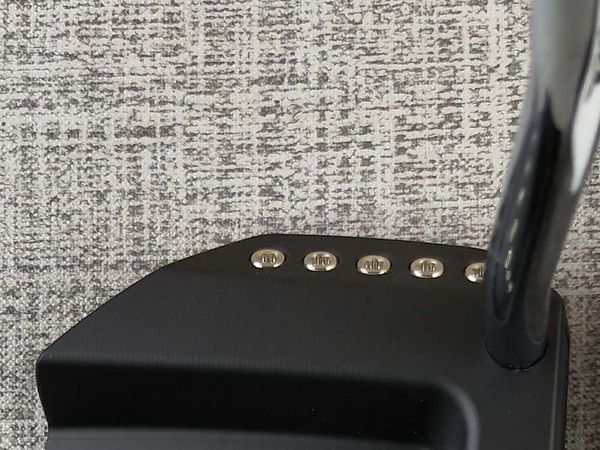 

2018 New Men № 4 Black Golf Putter Бело-черная рукоятка + крышка головки 32 33 34 35 "В наличии Настоя