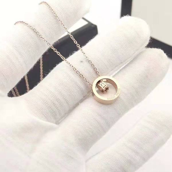 

designer of the latest fashion brand pure titanium steel 18-karat gold rose necklace suitable for all kinds of places, Golden;silver