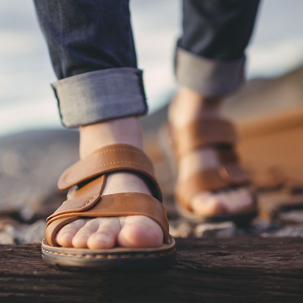 

maden waxy split leather men sandals slippers 2 uses summer beach shoes basic all-matching hook & loop casual black brown matte