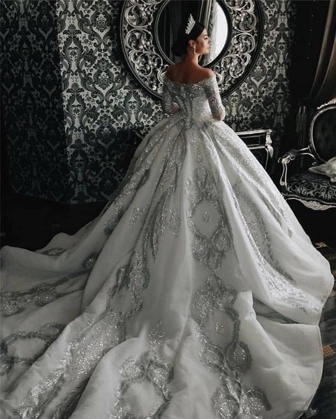 

2020 vintage silver long sleeves ball gown wedding dresses luxury off shoulder saudi arabic dubai lace appliqued plus size bridal gown, White