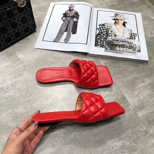 

new design 2020 women summer flats shoes rhombuses decor outside beach slipper shoes leather sandals femmes purple zapatos, Black