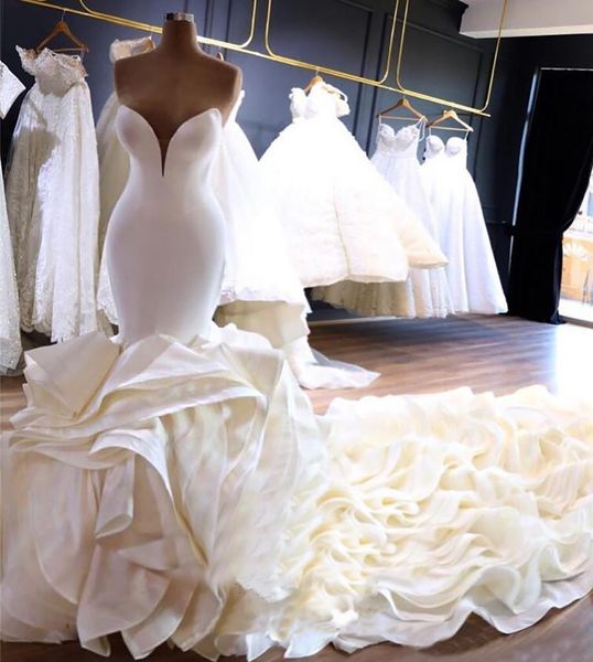 New Luxury Ruffles Wave Organza Abiti da sposa Sweetheart Chapel Train Splendidi abiti da sposa Abito da matrimonio arabo nigeriano Robe De Mariee