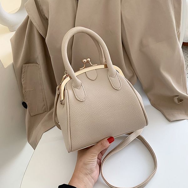 

2020 new style bag women's messenger bag fashion handbag shell