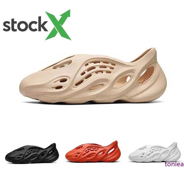 

stock x foam runner kanye west clog sandal triple black white fashion slipper women mens tainers designer beach sandals slip-on shoes 36-44