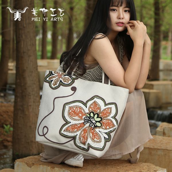 

2019 new magnolia flower embroidered shoulder bag national wind big cloth bag