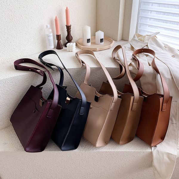 

2019 autumn and winter new pattern will capacity messenger woman package niche woman package western style bucket package