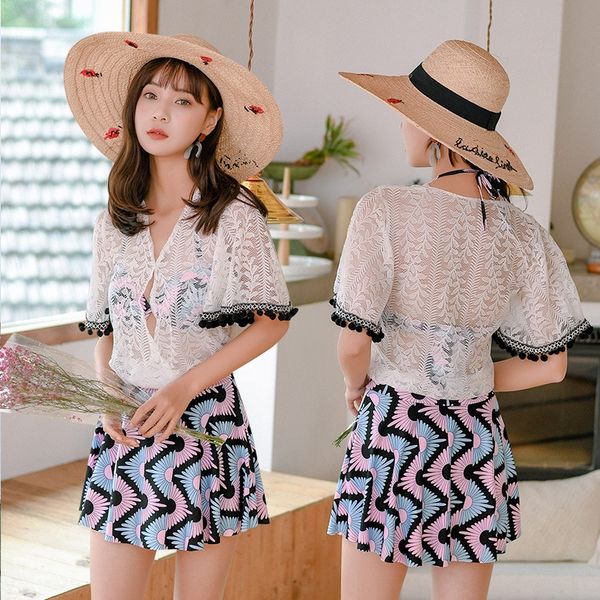 

female split three-piece set steel holder conservative slim gathering spring 056081 swimsuit swimsuit, White;black