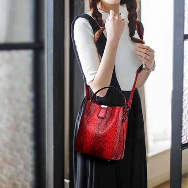 

vintage shoulder bags women snake pattern leather hnadbag large capacity messenger bag hasp pocket bucket bag bolsas feminina