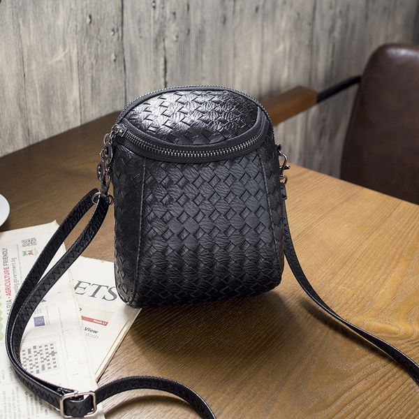 

свободная перевозка груза, 2019 новых женщин сумки, моды корейской версии мешок плеча, тенденция круговой лоскут, плетение женщина мешок пос