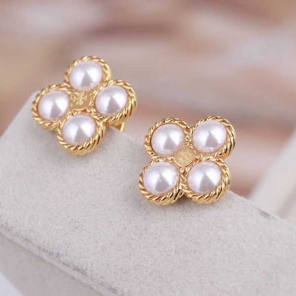 

real gold plated 4pcs pearl stud popular earrings brand letter earrings, Golden;silver