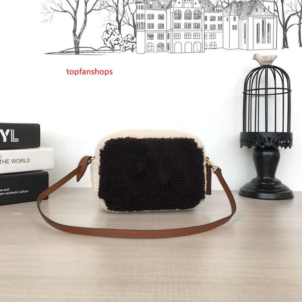 

дизайнерские сумки новые зимние пляжные сумки клатчи плюшевые сумки m68599 модные сумки кошелек женская роскошная дизайнерская сумка сумка