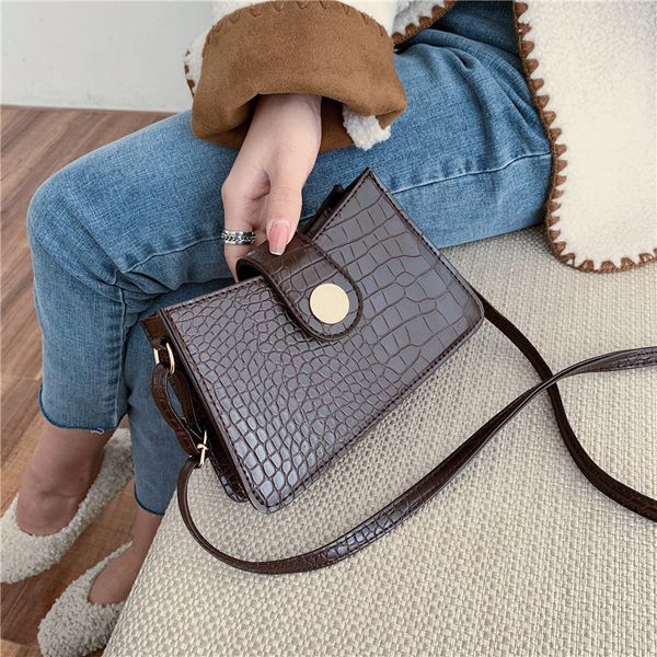 

senior retro bag women's bag new 2020 hong kong style fashion crocodile pattern wild one shoulder messenger round buckle