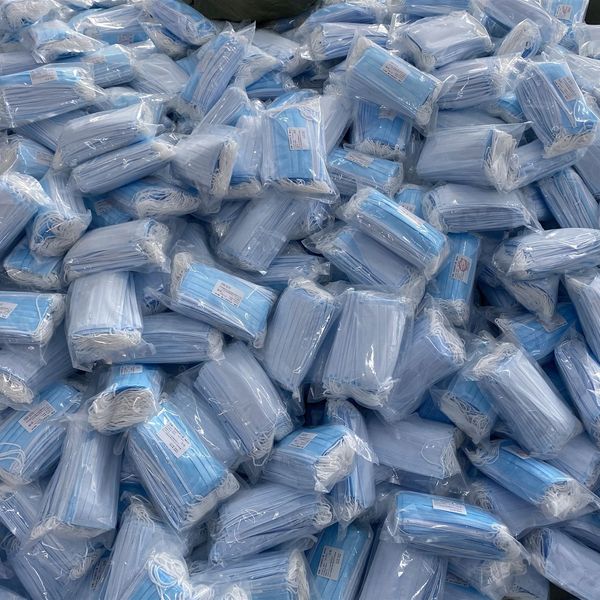 

100 pcs 3 layers dustproof dustproof disposable earloop face mouth masks facial protective cover pm2.5 masks in stock fast delivery