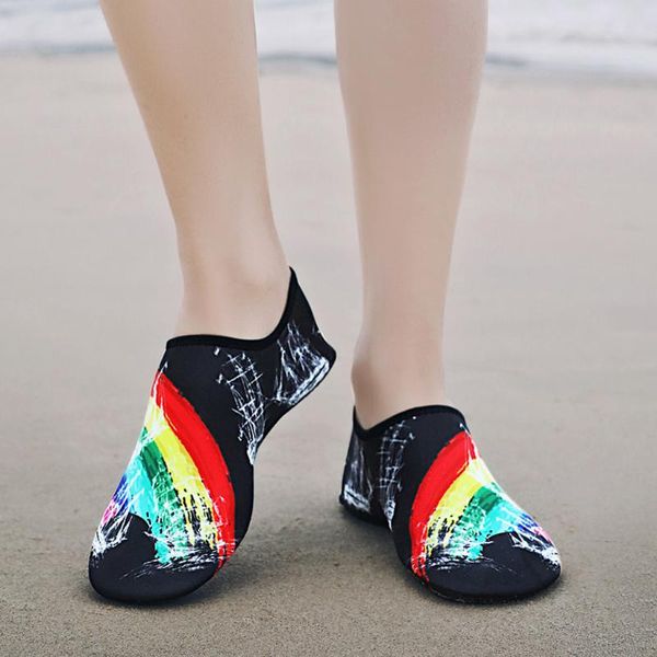 

new summer barefoot shoes men swimming diving socks upstream water shoes woman beach slippers wading aqua soft tenis #@t