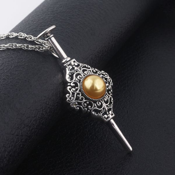 

2018 new fantastic beasts the crimes of grindelwald blood league pendant necklace key shape long necklace for women men jewelry, Silver