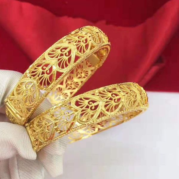 

2 pieces wholesale heart filigree bangle finework 18k yellow gold filled wedding womens bracelet openable hollow jewelry gift dia 6cm, Black
