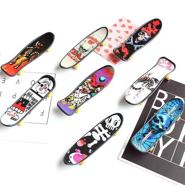 

children's educational toys creative fingertip movement finger board mini finger skateboard alloy skate boarding random color