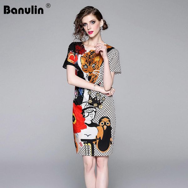 

2019 summer autumn runway sequined floral appliques dress women's short sleeve vintage tiger cartoon printed plaid mini dress, White;black