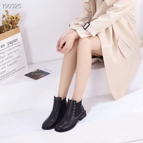 

international big designer leather rivet fashion short boots leather wear rubber bottom new ankle boots 35-39