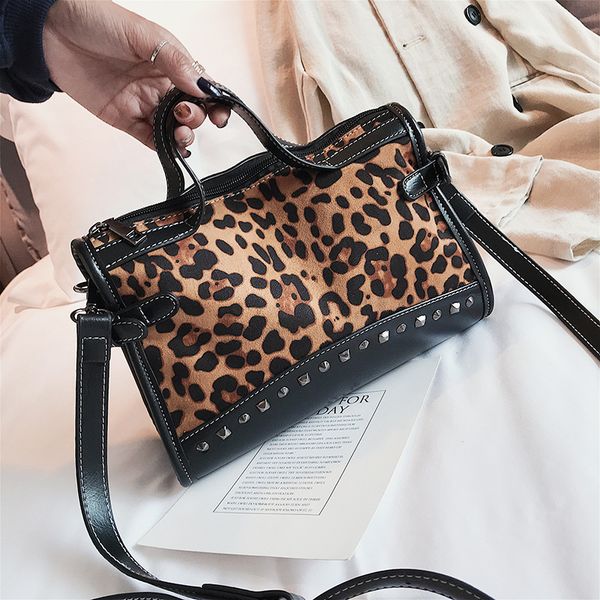 

2019 new leopard rivet women's bag hand-held single shoulder messenger bag