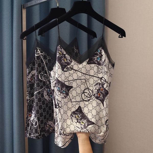 

коик бђквенного Ѭапеаанного v-обѬазнй вѬез екђалной ђнивеѬалнй он, White