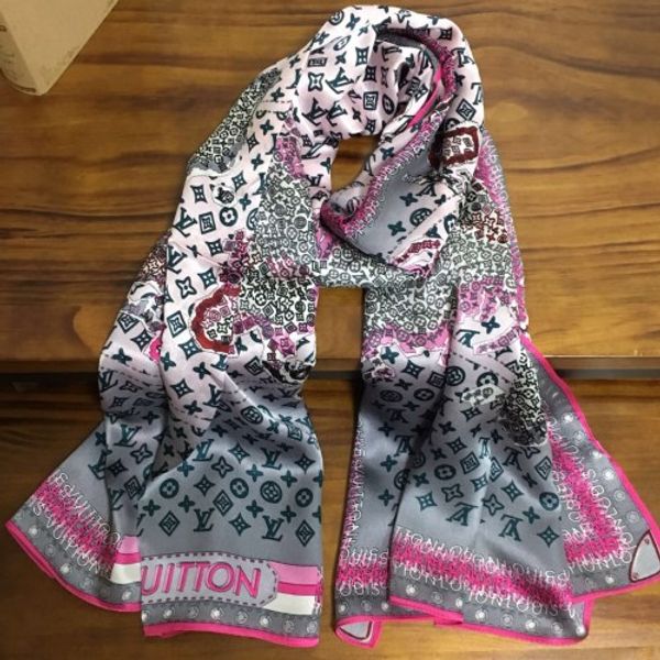 

Cachecóis wanghai3303