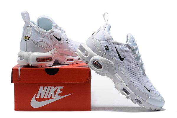 

Sports shoes men's version of the wild trend men's casual travel breathable deodorant running shoes men's belt tide shoes