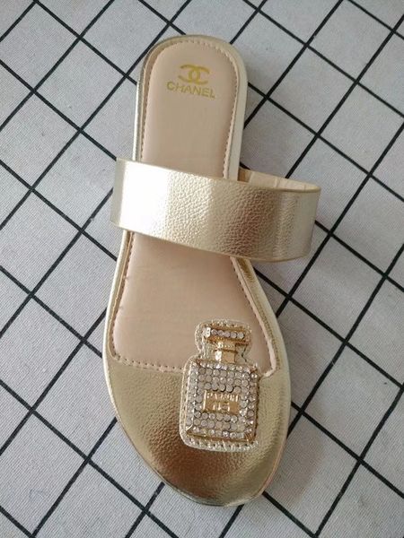 

2019 women andal big ize de igner hoe luxury flip flop andal ummer fa hion wide flat lippery with andal lipper flip flop