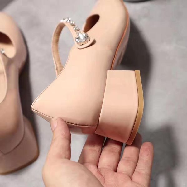 

2019 fashion designer women shoes luxury original leather chunky heels red black khaki pointed toes rivet pumps dress shoes cowhide