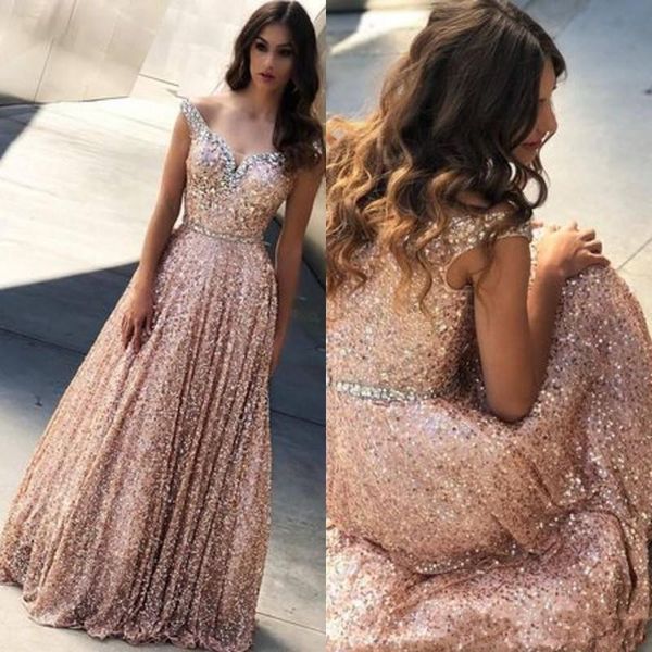 2020 Luxo baratos Rose Gold lantejoulas A linha Prom Dresses V Neck frisada Sash Oriente Médio Plus Size longa noite Vestidos Pageant Wear