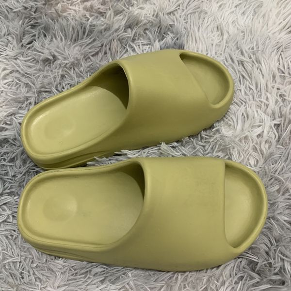 

fashion kanye foam runner designer slippers bone desert sand resin triple black fashion slides mens beach l sandals gear bottoms l0l