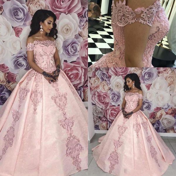 2024 NUOVO ARRIVAGGIO Abiti per quinceanera rosa Naste a tappeto battuto Appliques in pizzo perle palla gonfia dolce 16 abito da ballo da ballo da ballo più taglia 403 403