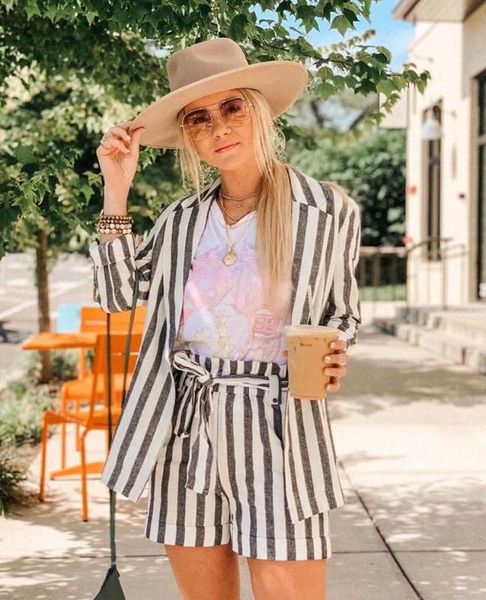 

women's suits & blazers 2021 fashion and personality belt lace-up stripes loose pants shorts, White;black