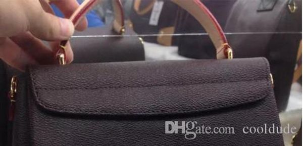 

2018 new styles are small and stylish with delicate details and complete functions, hand-held, shoulder and back elements