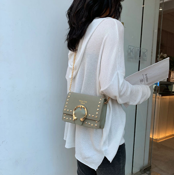 

2020 satchel rivet chain single shoulder small square bagbbb05
