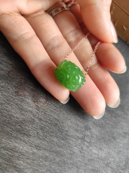 

2019 brand new chinese style jade apple green color lucky pendant gift discount, Silver